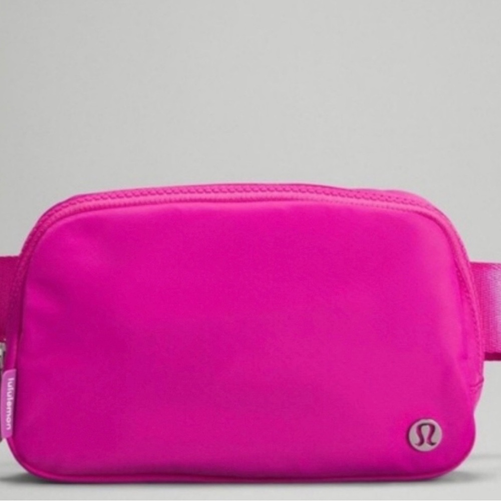 NEW SONIC PINK LULULEMON BELT BAG
